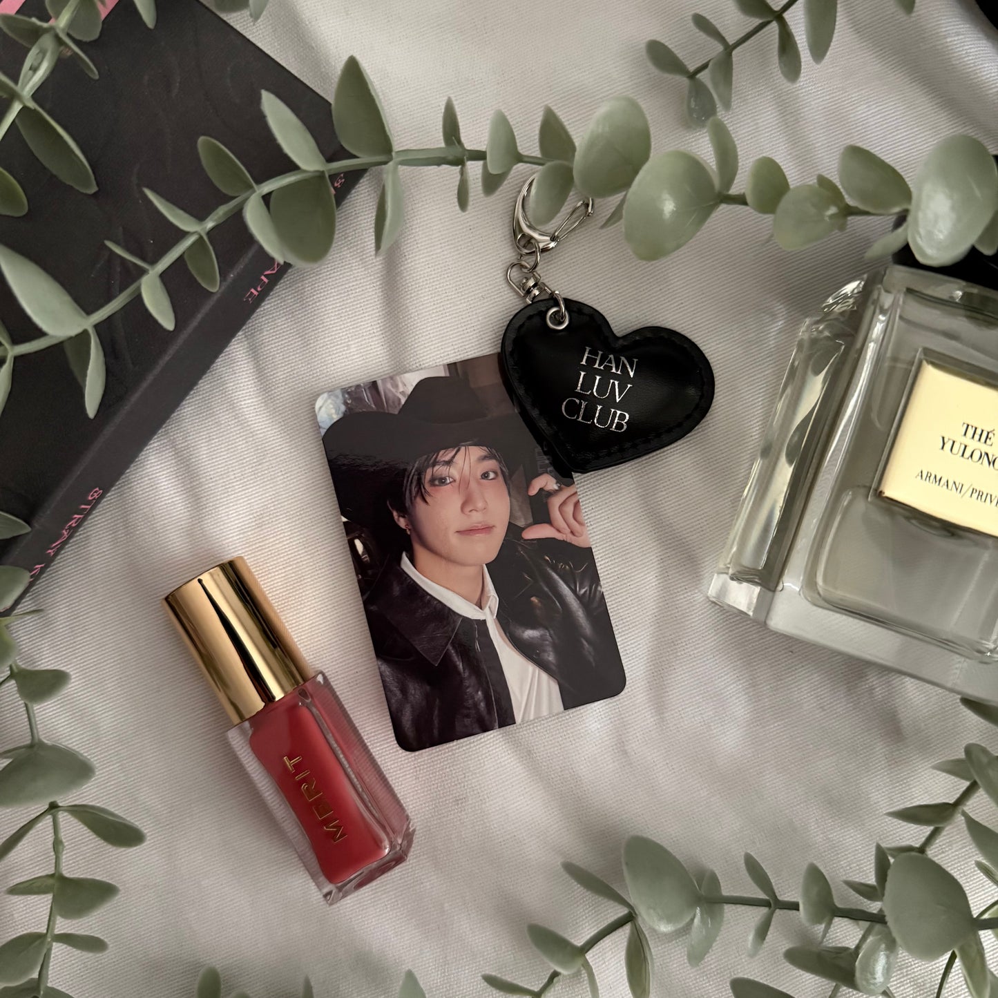 stray kids leather heart keychains