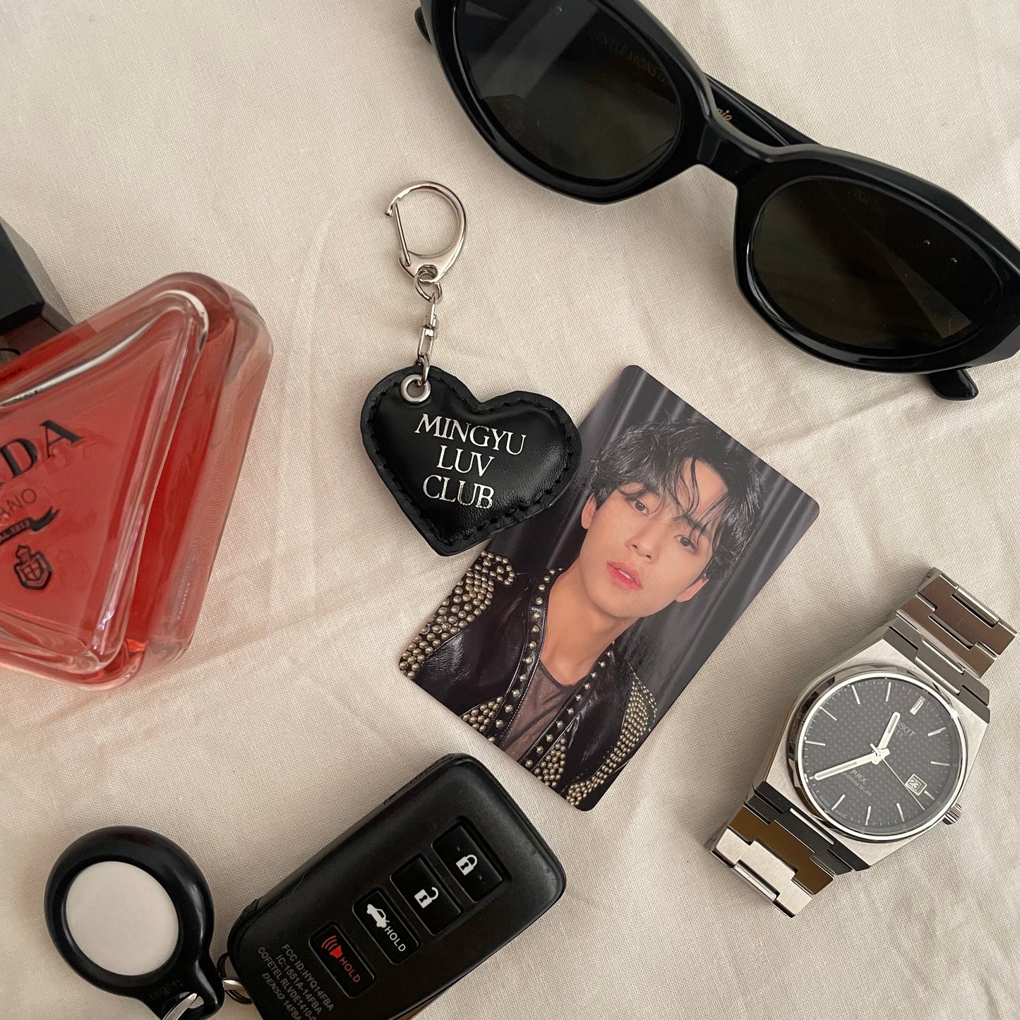 svt leather heart keychains (hhu individual)