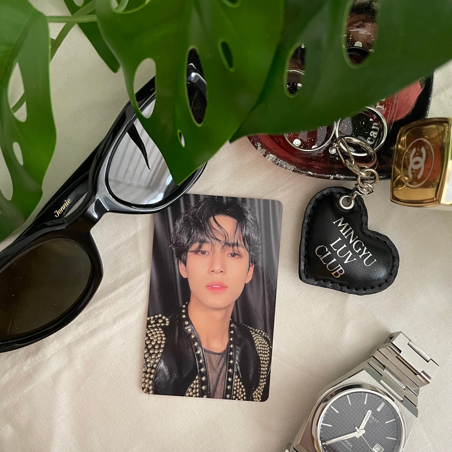 svt leather heart keychains (hhu individual)