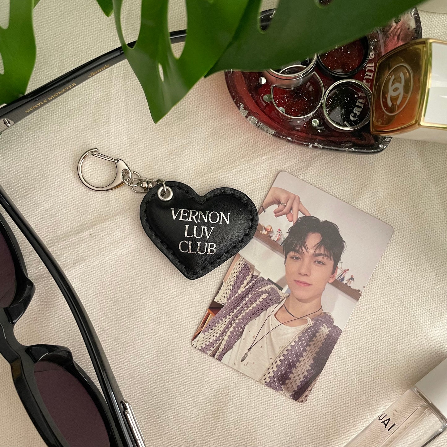 svt leather heart keychains (hhu individual)
