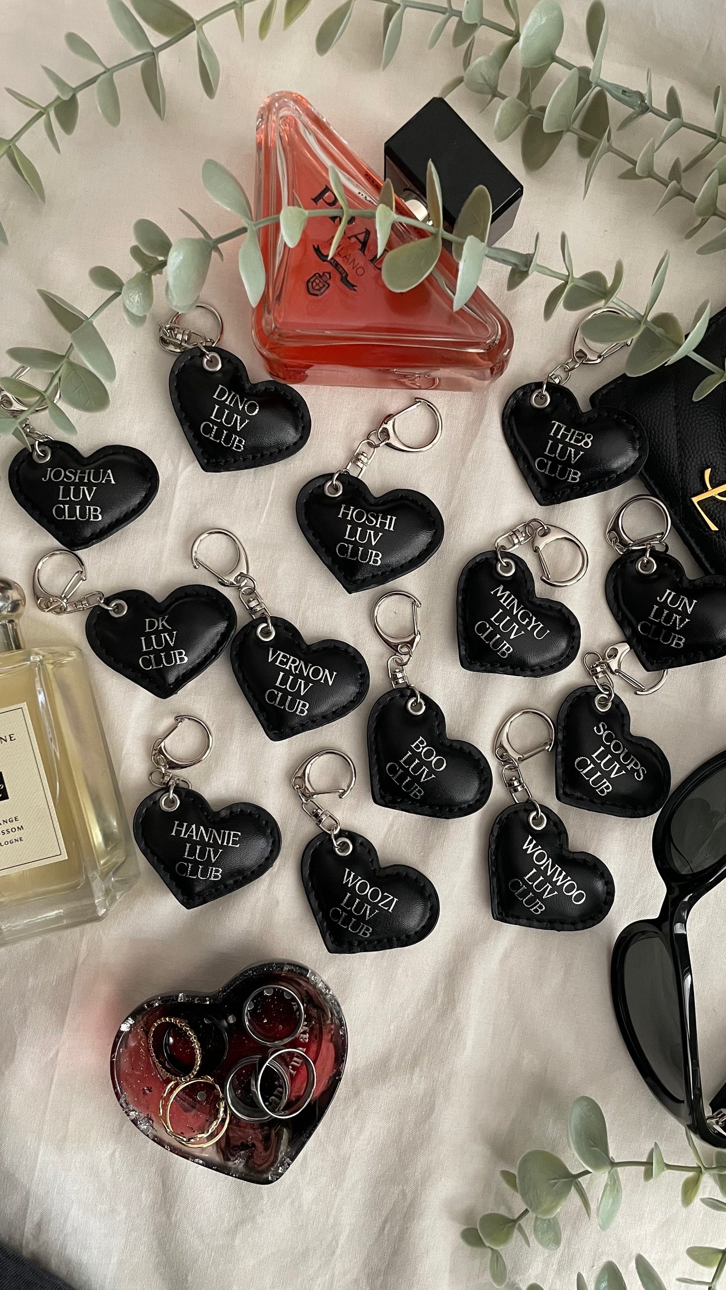 svt leather heart keychain (RANDOM)