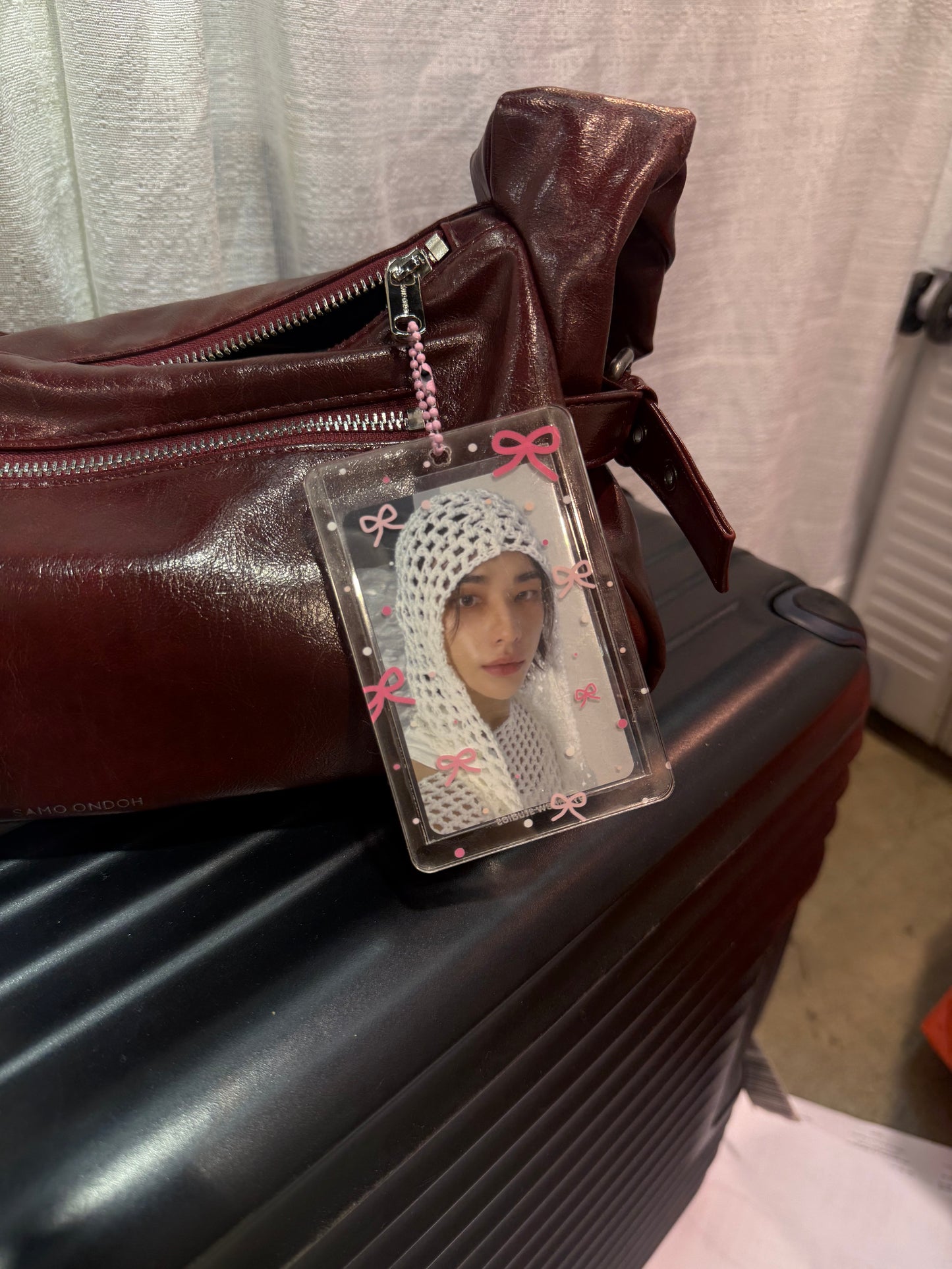 pink ribbons acrylic photocard holder