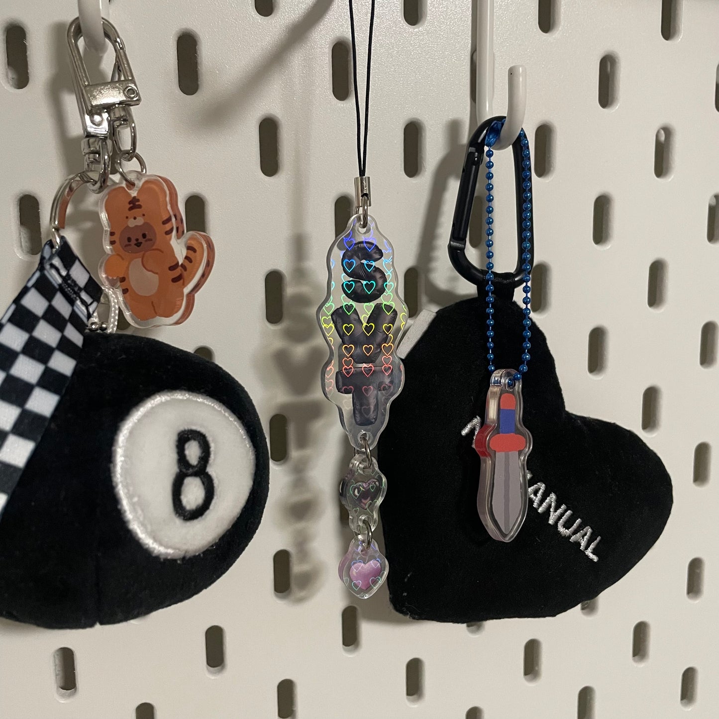 holo seventeen balloon acrylic keychain / phone charm