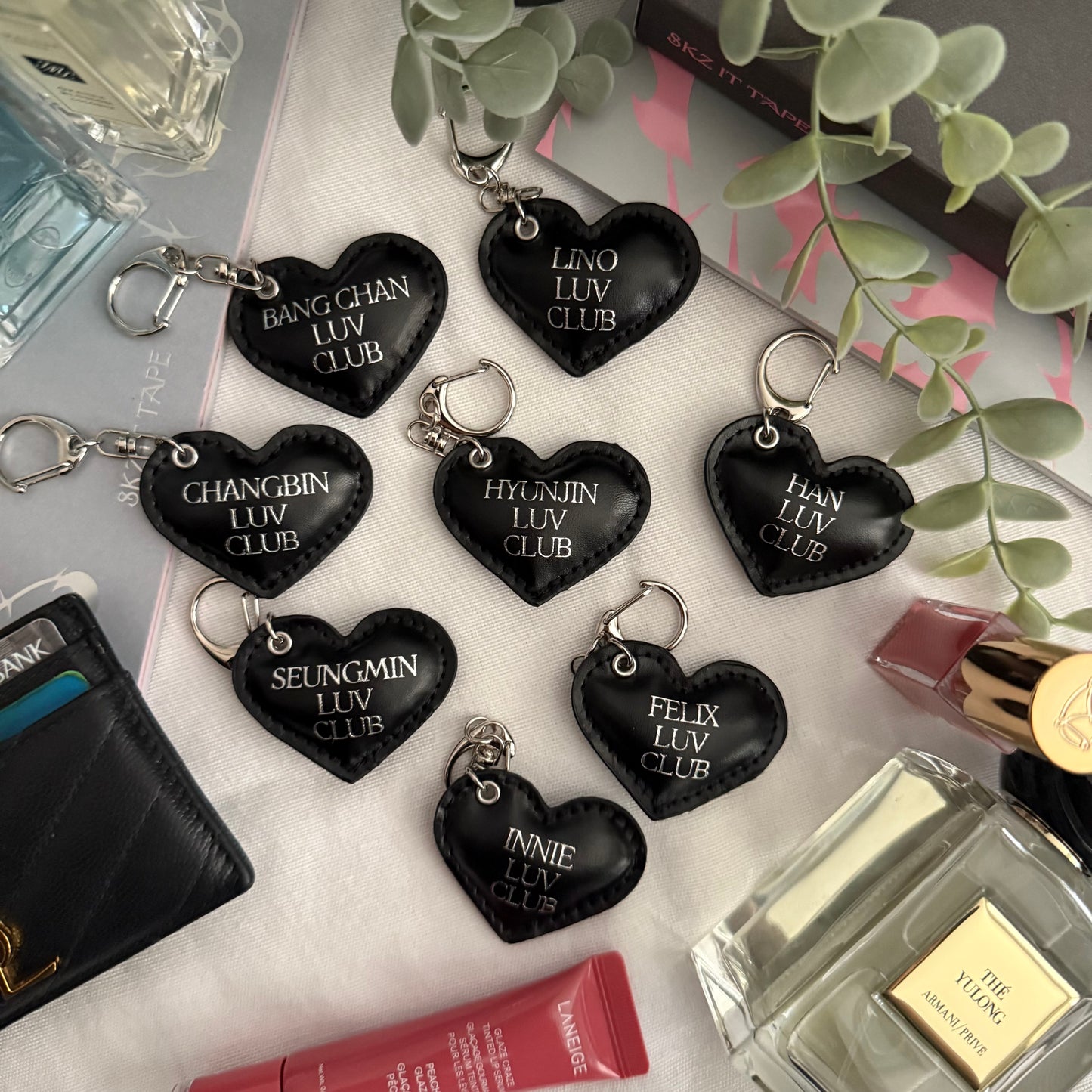 stray kids leather heart keychain (RANDOM)