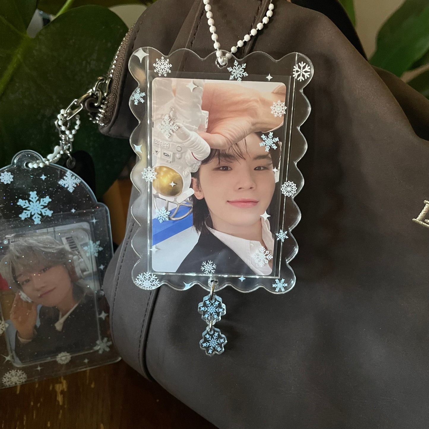 winter frost acrylic photocard holder