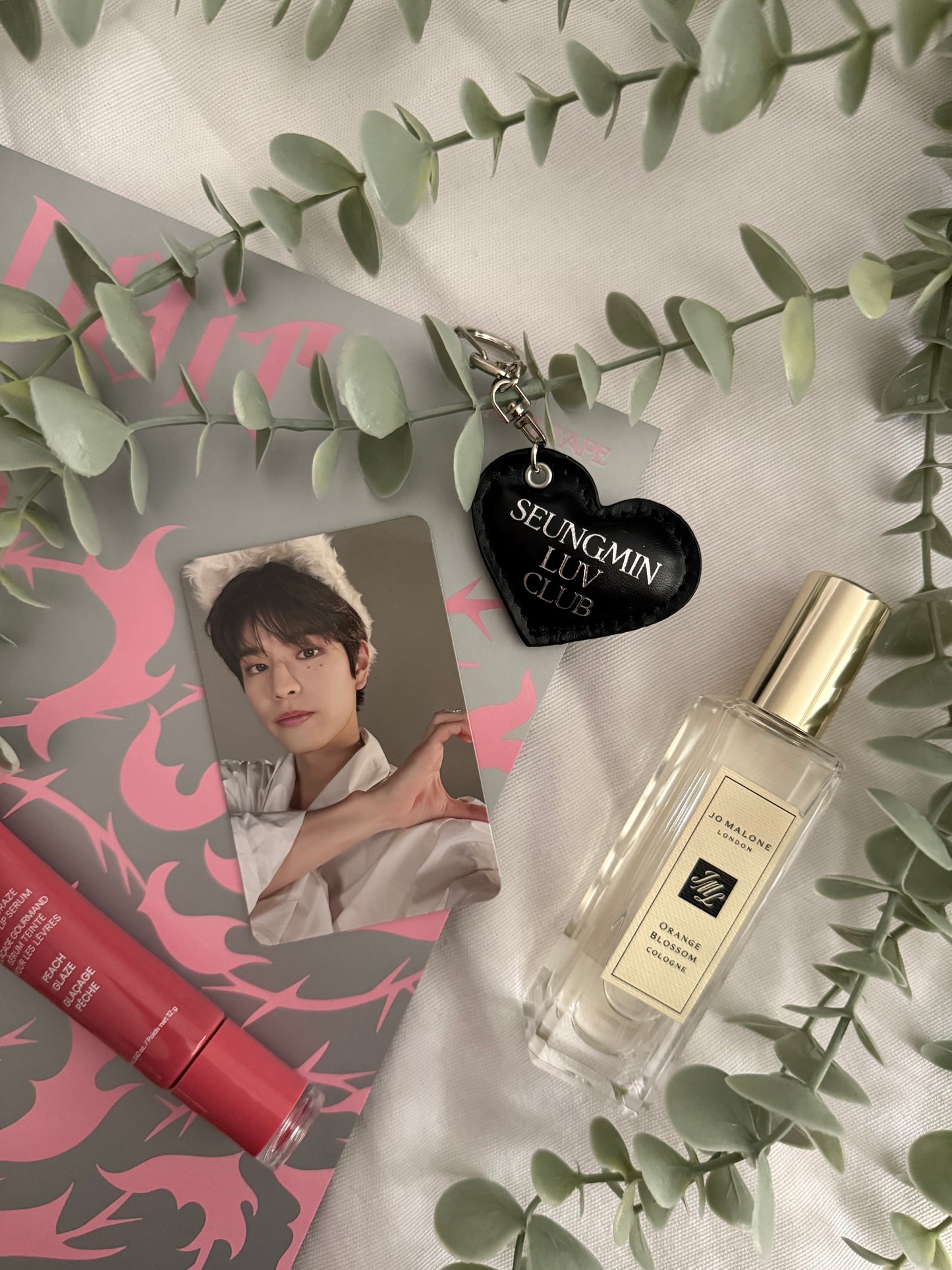 stray kids leather heart keychains