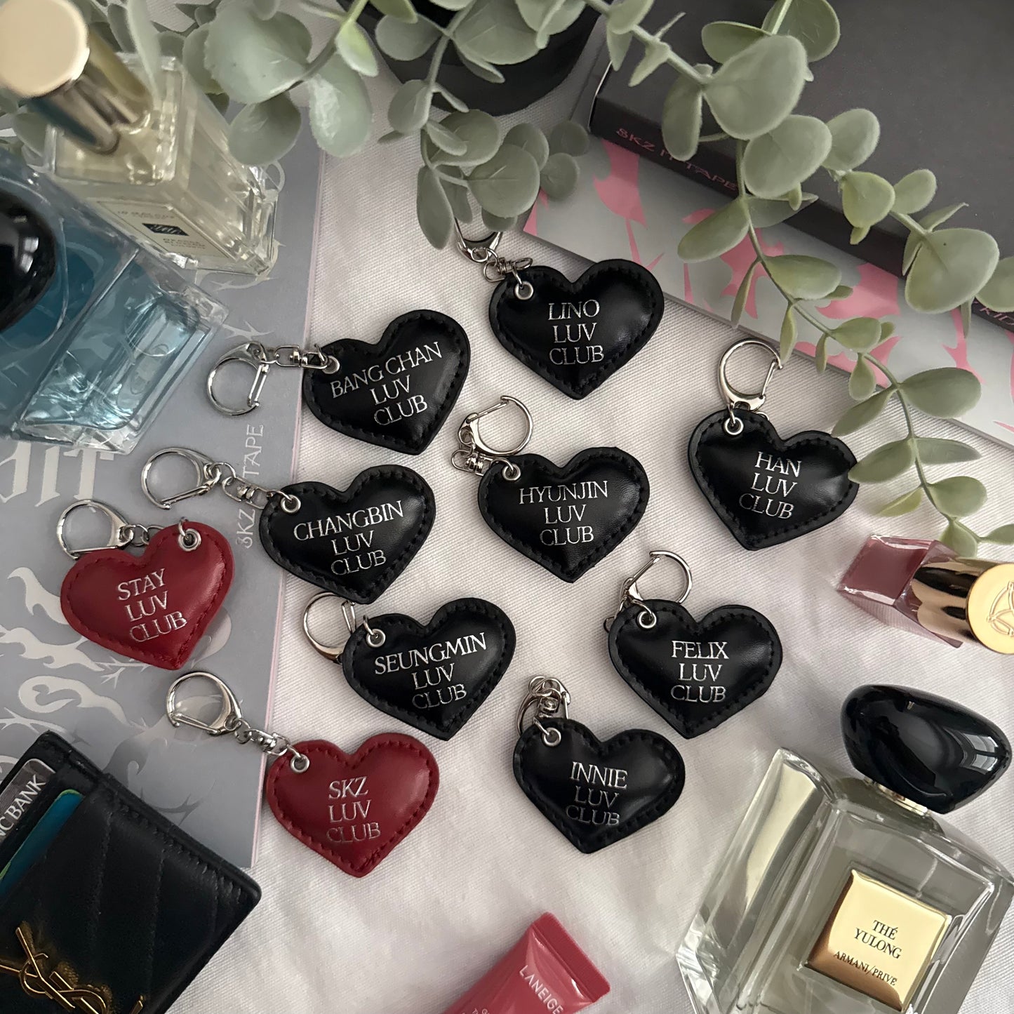 stray kids leather heart keychains