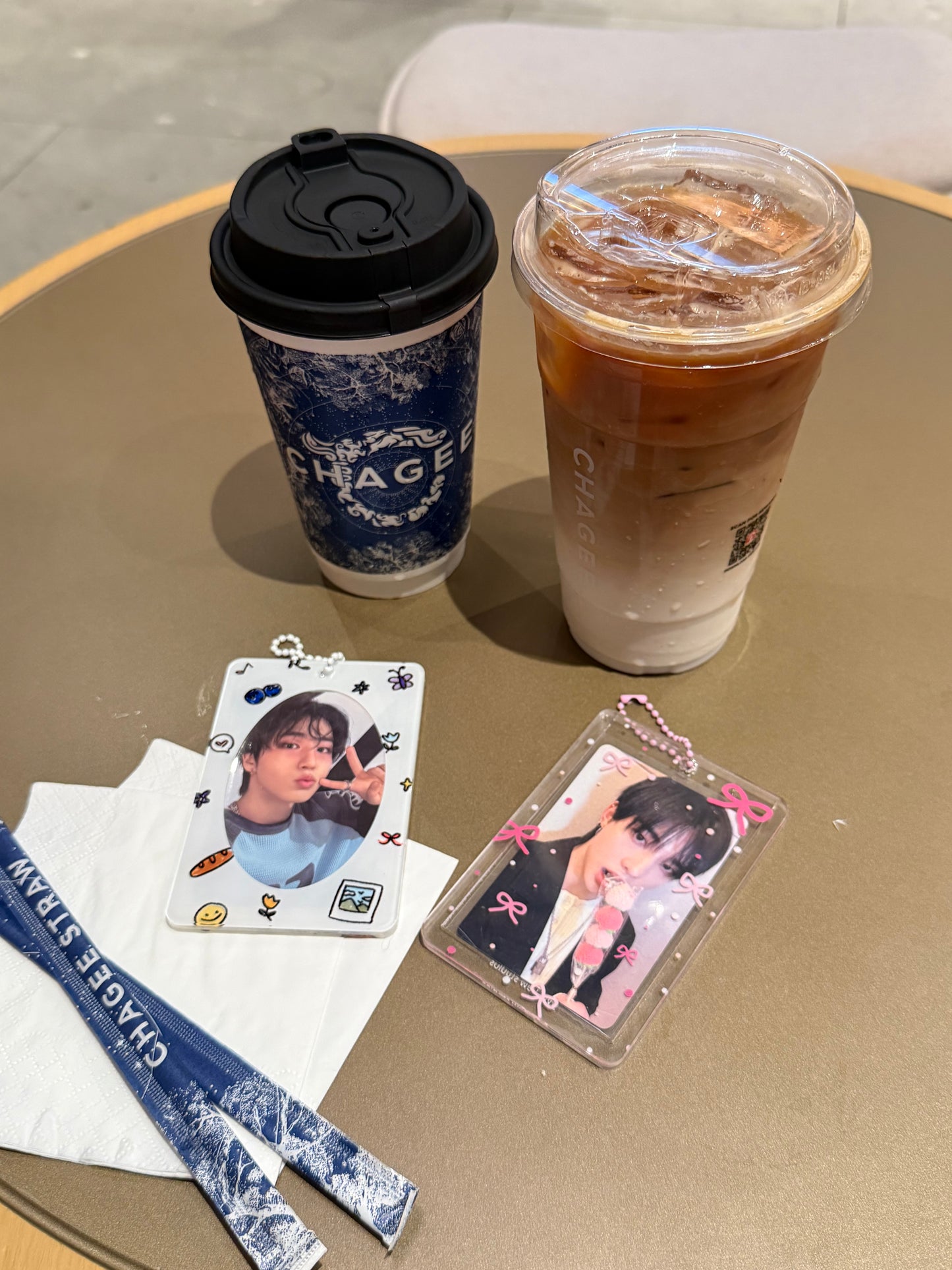 pink ribbons acrylic photocard holder
