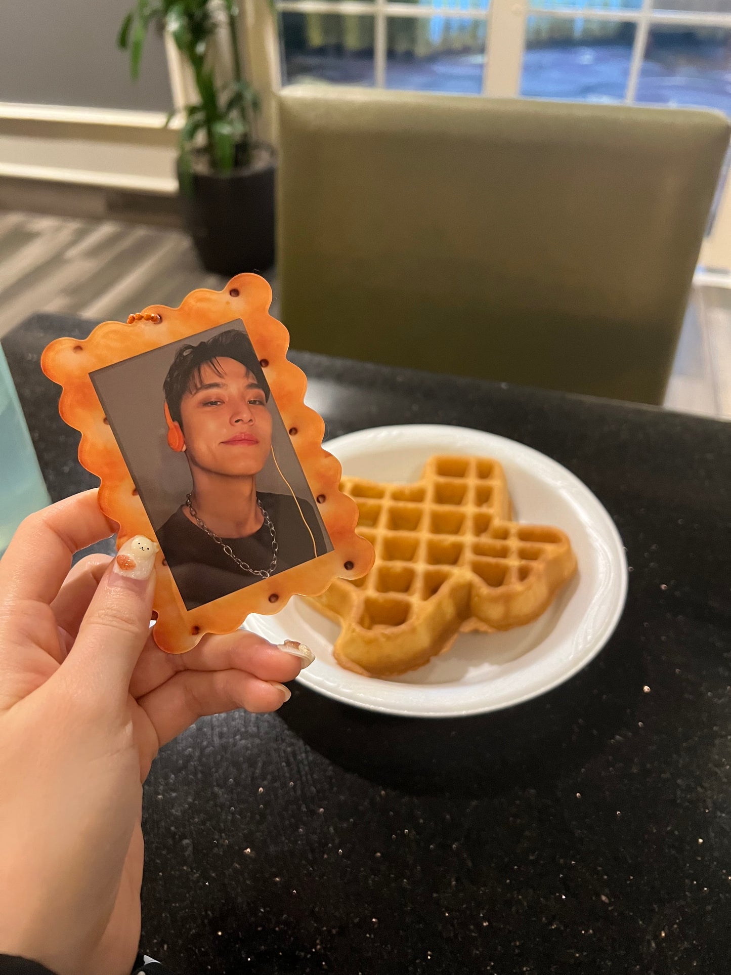 biscuit acrylic photocard holder