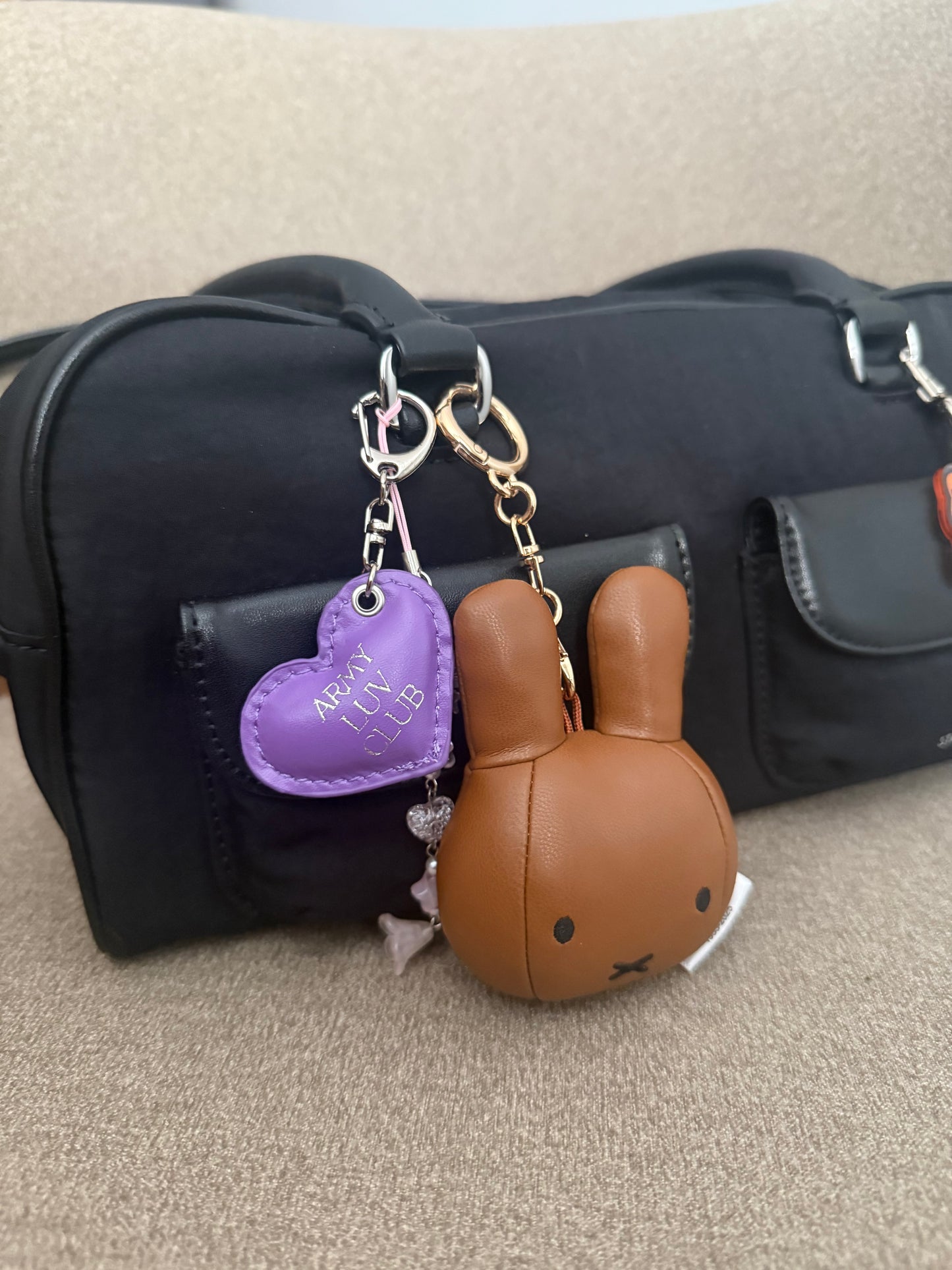 bts / army luv club leather heart keychain