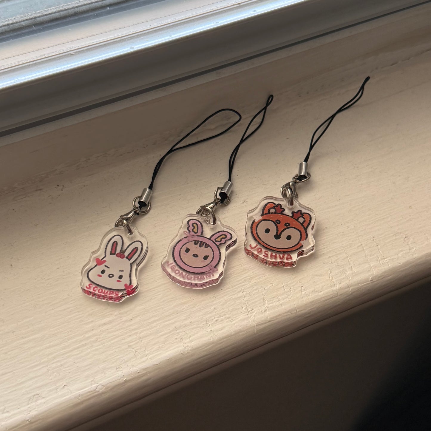 seventeen members phone charms