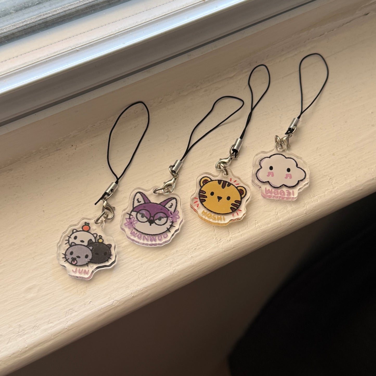 seventeen members phone charms