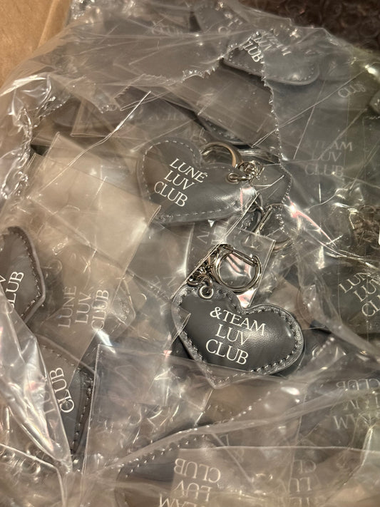 &team / lune luv club leather heart keychain (double-sided)